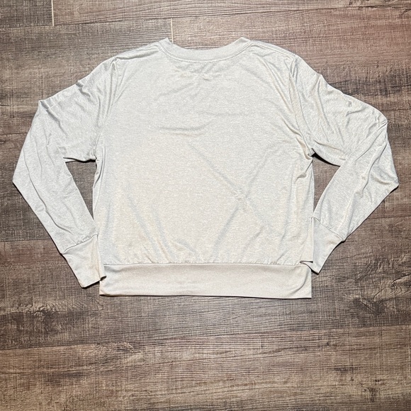 Vuori Light Gray Long Sleeve Top - Picture 5 of 6